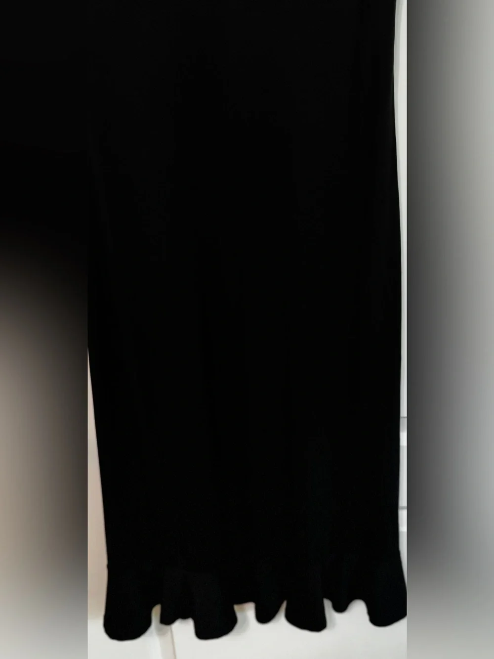 Ann Taylor LOFT Black V-Neck Ruffle Hem Midi Dress Size 8